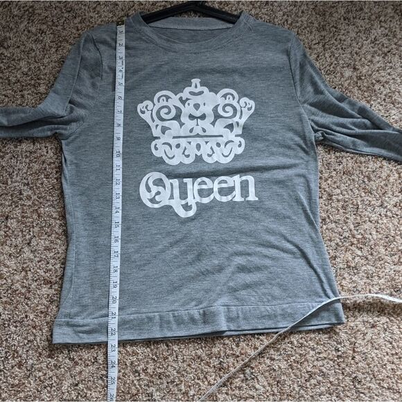 Queen Crown Gray Long Sleeve Tee - Picture 3 of 8